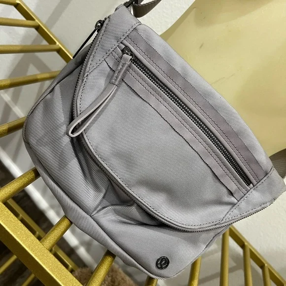 Lululemon Festival Bag - Picture 2 of 8